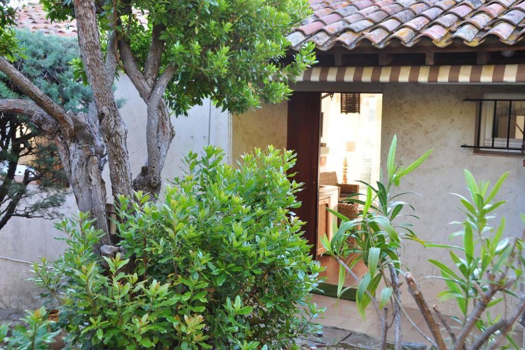 Villa Abeille : Douces Vacances D'Ete Avec Vue Mer Cavalaire-sur-Mer Exterior photo